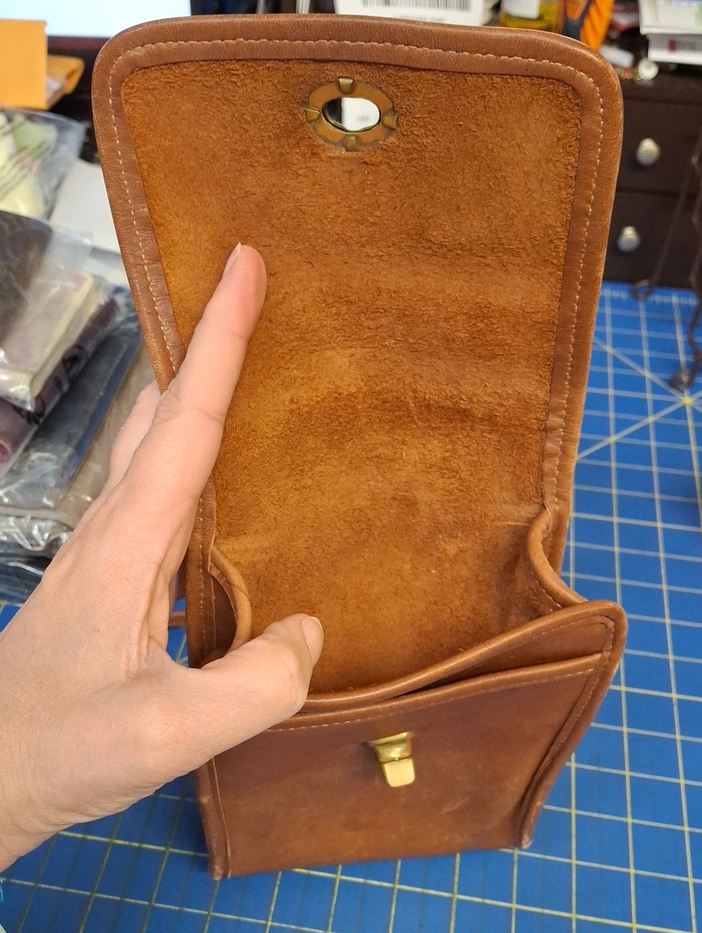 Vintage Coach Brown Leather Crossbody Bag Turn-Lock Brass Closure - Picture 12 of 16